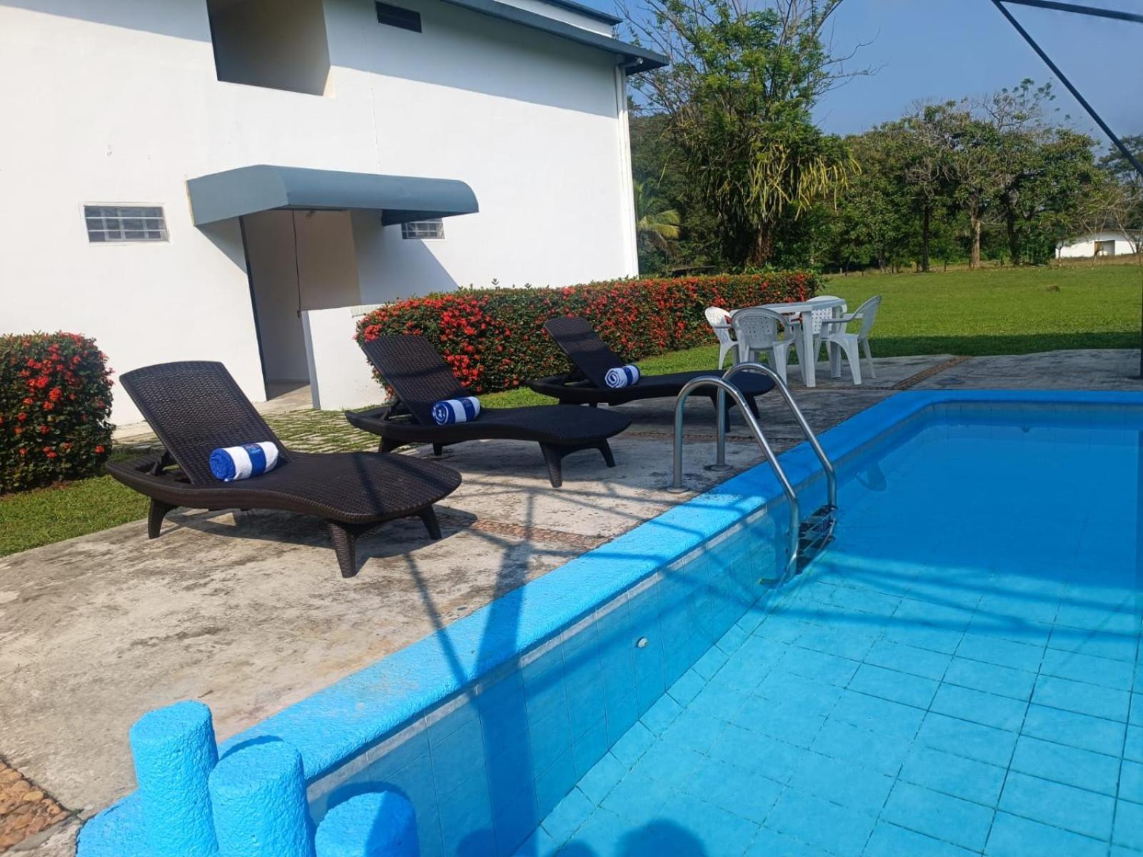 פלנקה Hotel Los Leones מראה חיצוני תמונה