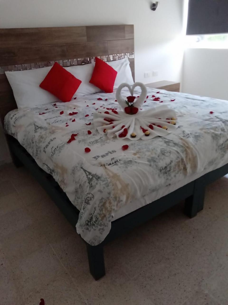פלנקה Hotel Los Leones מראה חיצוני תמונה