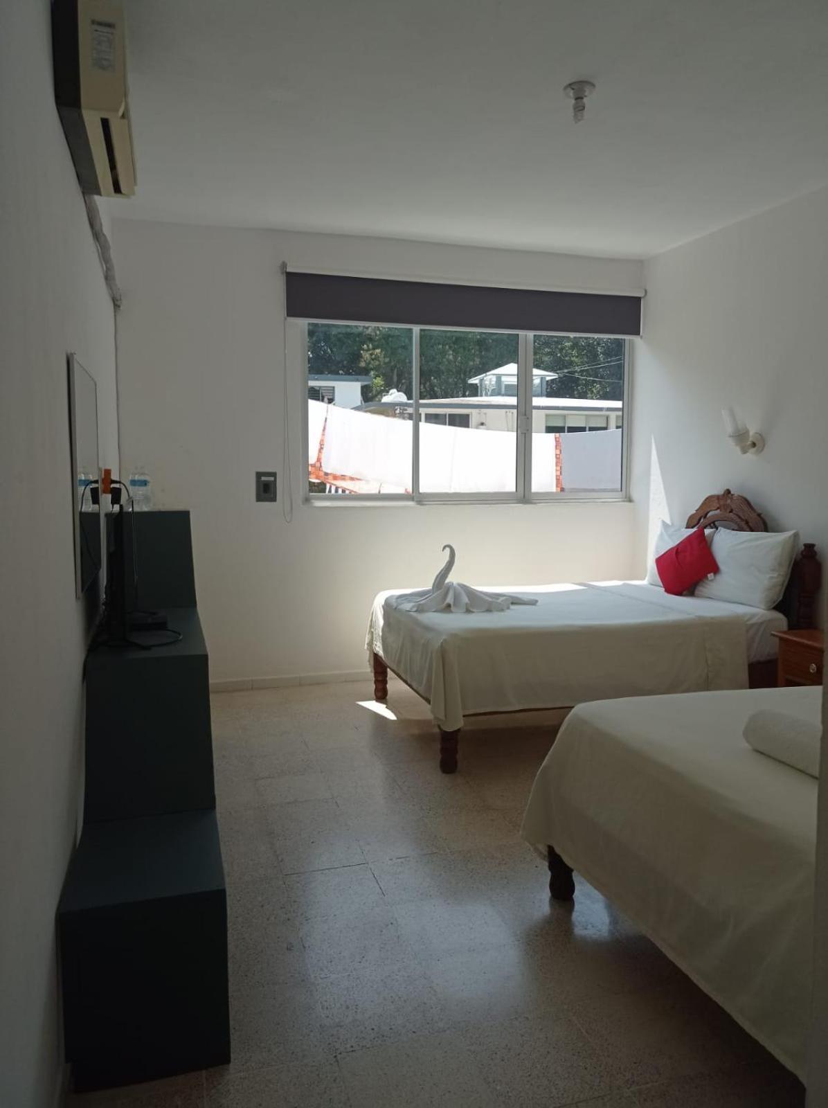 פלנקה Hotel Los Leones מראה חיצוני תמונה